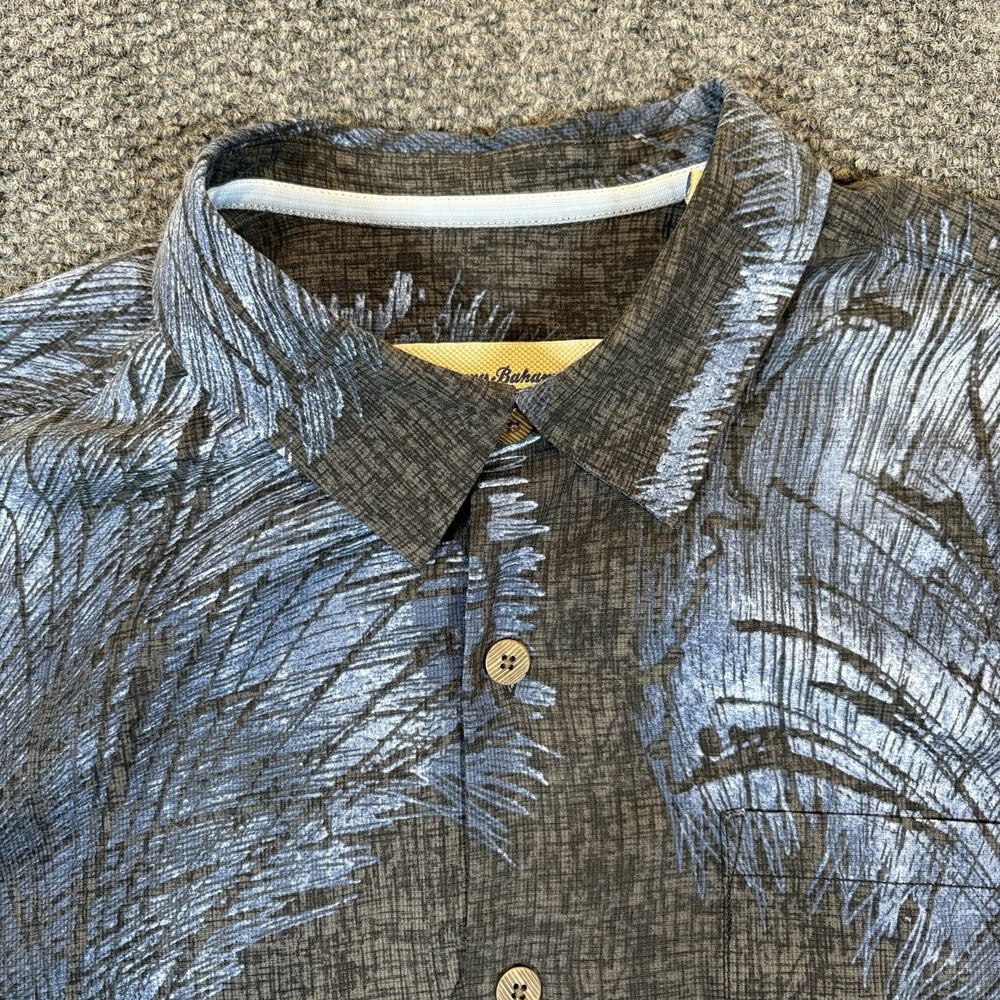 Tommy Bahama Shirt Mens L Blue Black 100% Silk Button Up‎ Travel Beach Aloha